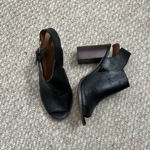 Tommy Hilfiger Shoes - Tommy Hilfiger heels peep toe black brown size 9.5